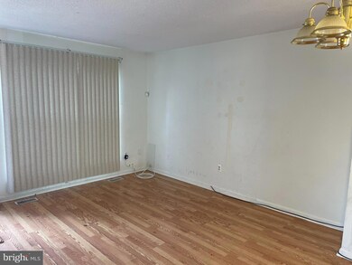 7426 Catterick Ct, Windsor Mill, MD 21244 - photo 3