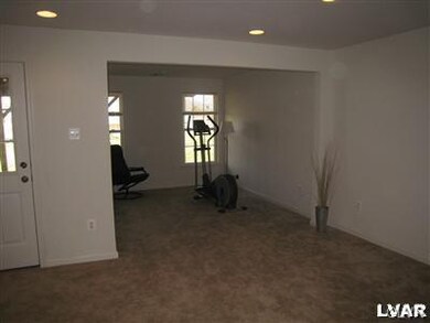 4541 Jasmine Dr, Center Valley, PA 18034 - photo 2