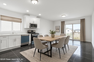 1372 Forest Hill Rd unit 1a, Staten Island, NY 10314 - photo 5