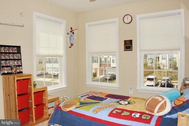 2438 Battery Hill Cir, Woodbridge, VA 22191 - photo 6