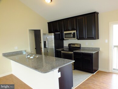 428 Shenandoah River Dr, Harpers Ferry, WV 25425 - photo 5