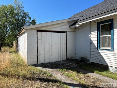 Attached Garage but not entrance