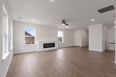 2408 Fox Ct, Granbury, TX 76048 - photo 6