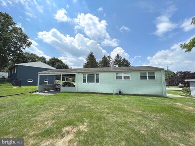 547 Oak St, Chambersburg, PA 17201 - photo 4