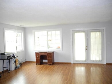 915 S 4th St, Central Point, OR 97502 - photo 6