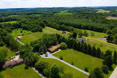 665 Coonpath Rd NE, Lancaster, OH 43130 - photo 4