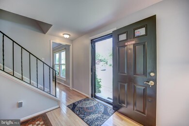 12607 Etruscan Dr, Herndon, VA 20171 - photo 4