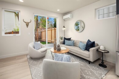 8823 Ashworth Ave N unit B, Seattle, WA 98103 - photo 4