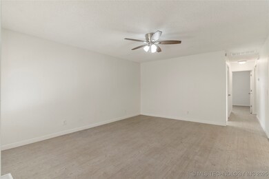 4329 S Cedar Ct, Broken Arrow, OK 74011 - photo 7