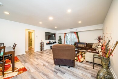 808 Henri Ct unit 3, Burlington, NJ 08016 - photo 4