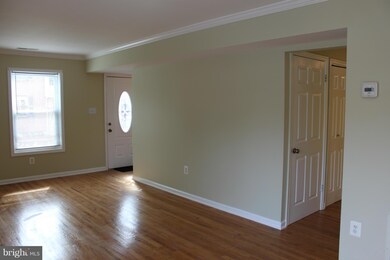 537 W Diamond Ave, Gaithersburg, MD 20877 - photo 4