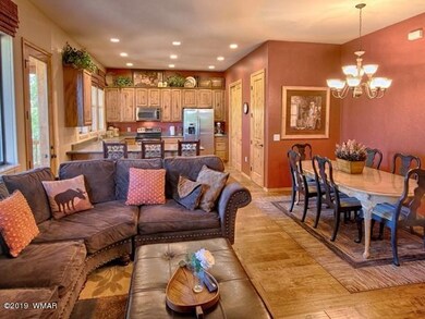 004_Living Room