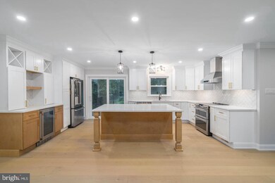 306 Sandcastle Ln, Bryn Mawr, PA 19010 - photo 4