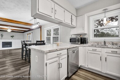 910 Pecos Dr, Lansing, MI 48917 - photo 7