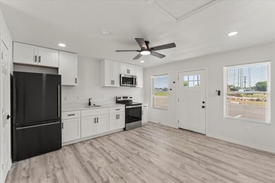 900 S Tool Dr unit 12, Tool, TX 75143 - photo 4