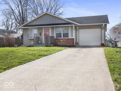 935 E Mckay Rd, Shelbyville, IN 46176 - photo 2