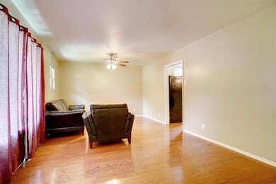 708 Thomas St, Denton, TX 76201 - photo 4