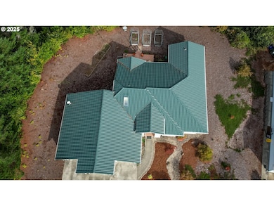 2184 13th St, Florence, OR 97439 - photo 5