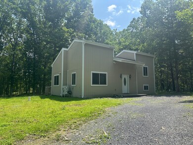 2215 Delaware Ct E, Bushkill, PA 18324 - photo 2