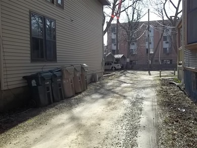 411 W Doty St unit 2, Madison, WI 53703 - photo 4