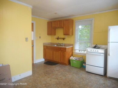 110 Monomonock Rd unit 2, Cresco, PA 18326 - photo 2