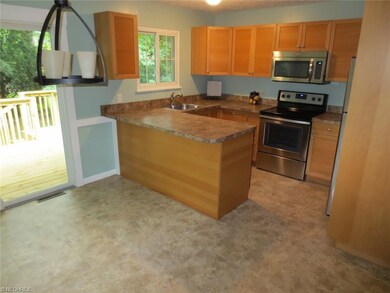 1473 Hilton Dr, Akron, OH 44313 - photo 4