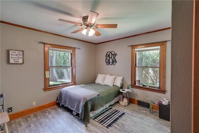 2141 SE 5th St, Des Moines, IA 50315 - photo 4