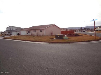 View Showing Large Corner Lot