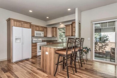 1636 NW Ivy Ave, Redmond, OR 97756 - photo 6