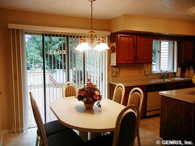Kitchen. Spacious dinette with slider glass door l