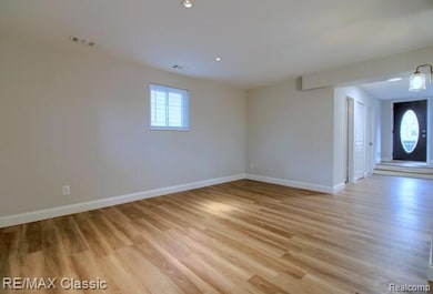 2149 Sunnycrest Dr, West Bloomfield, MI 48323 - photo 7