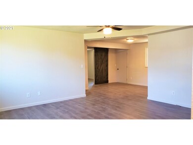 1305 SW 3rd Place, Pendleton, OR 97801 - photo 2