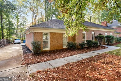 2746 Saxon Dr, Duluth, GA 30096 - photo 3