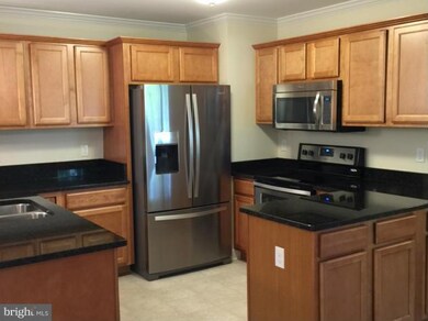 9 Brooks Dr, Colonial Beach, VA 22443 - photo 2