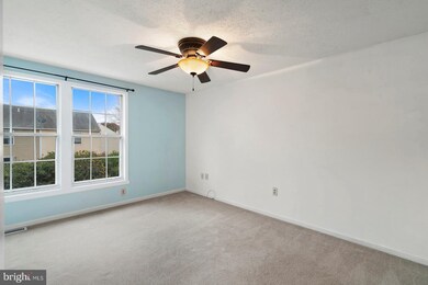 812 Wide Oak Ct, Warrenton, VA 20186 - photo 5