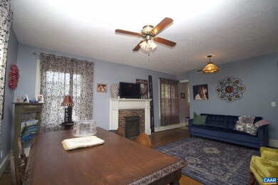 325 Chestnut Ave unit C, Waynesboro, VA 22980 - photo 4
