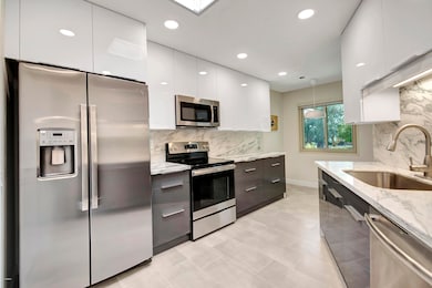 New Kitchen & Appliances