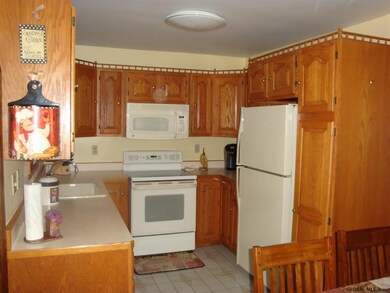 947 Obrien Ave, Schenectady, NY 12303 - photo 6