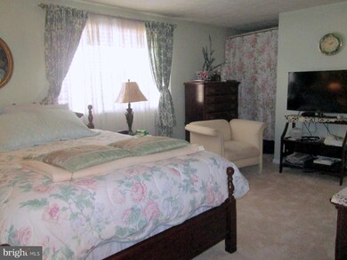 37 Leatherwood Ct, Burtonsville, MD 20866 - photo 7