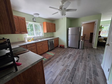 304 4th St, Delhi, IA 52223 - photo 5