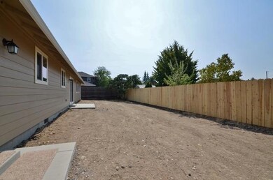 822 Ash St, Central Point, OR 97502 - photo 5