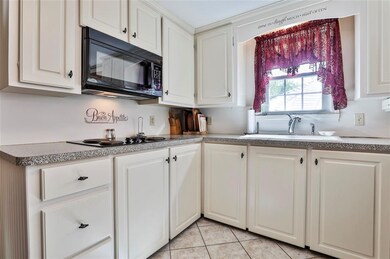 3 Sheridan St, Nashua, NH 03064 - photo 2