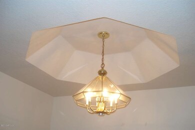 2855 dining room ceiling