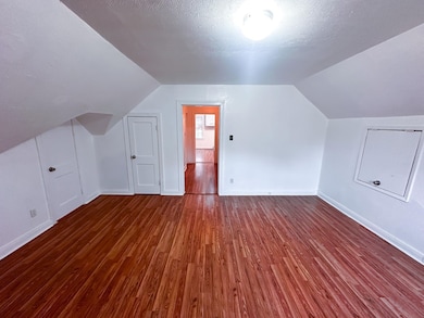 1142 Lyle St unit 4, Beaumont, TX 77701 - photo 3