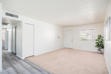 441 E Hidalgo Ave - 07