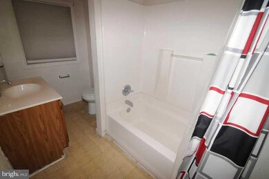 446 W Princess St, York, PA 17401 - photo 6