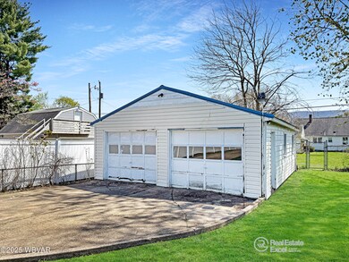 2064 Lincoln Dr, Williamsport, PA 17701 - photo 3