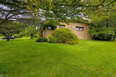 4301 Wrights Ln, Whitehall, PA 18052 - photo 4