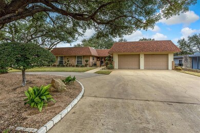 3914 Fairway Dr, Granbury, TX 76049 - photo 2