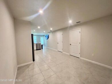 5953 Creekside Crossing Dr, Jacksonville, FL 32210 - photo 4